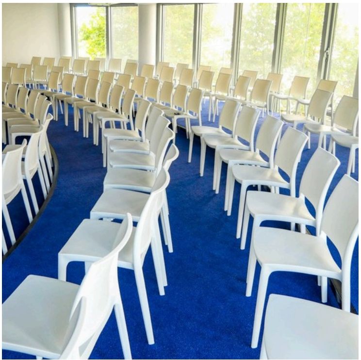 Une salle du Campus Biaggi en configuration plénière